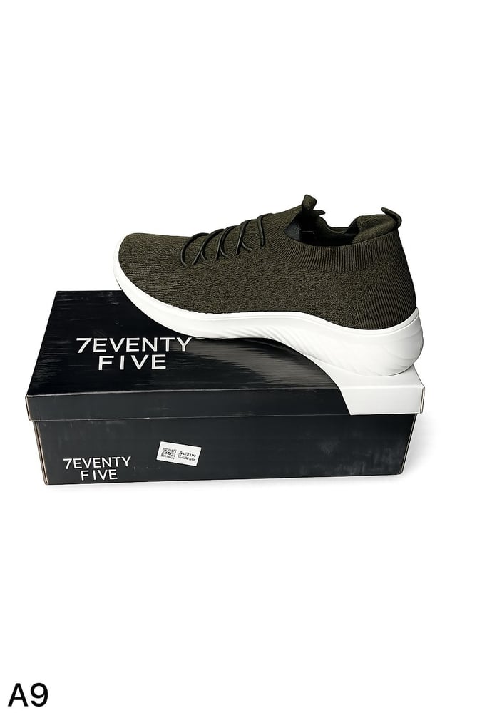 👟 حذاء رياضي أصلي ماركة 7EVENY FIVE – جديد بالكامل مع الكرتون 👟