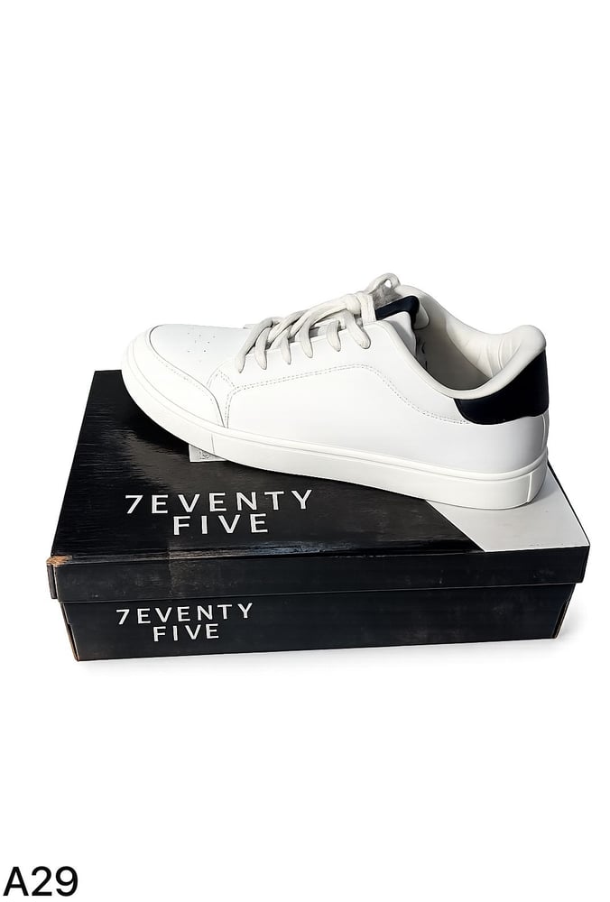 👟 حذاء كاجوال أصلي من ماركة 7EVENTY FIVE – جديد بالكامل مع الكرتون 👟