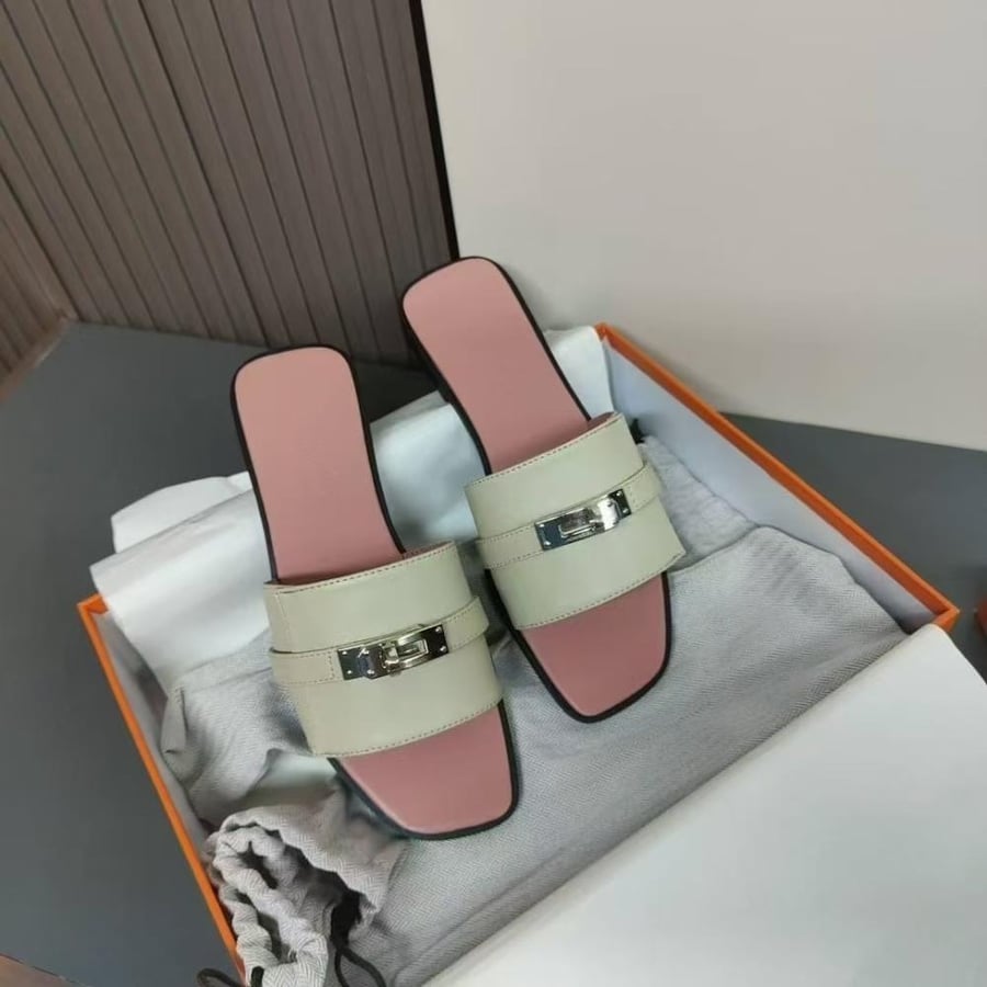 Hermes slippers (pink)