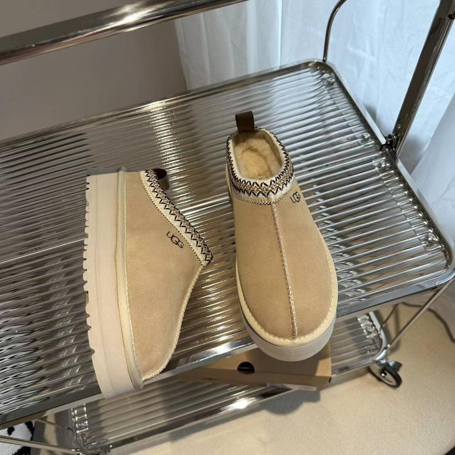 UGG shoe