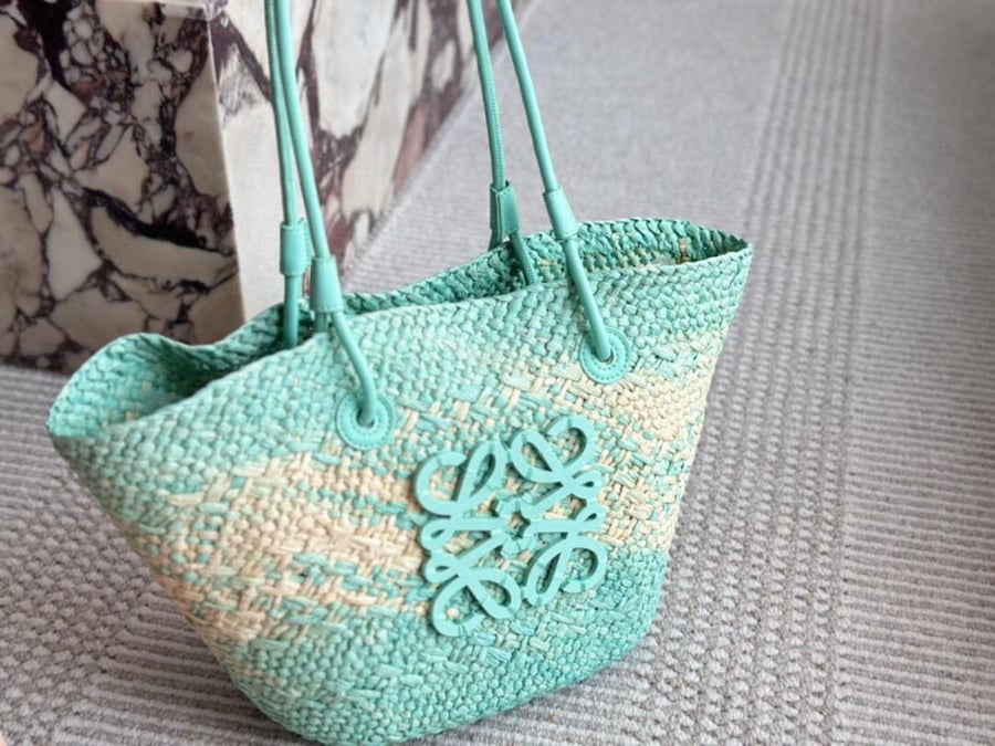 شنط loewe