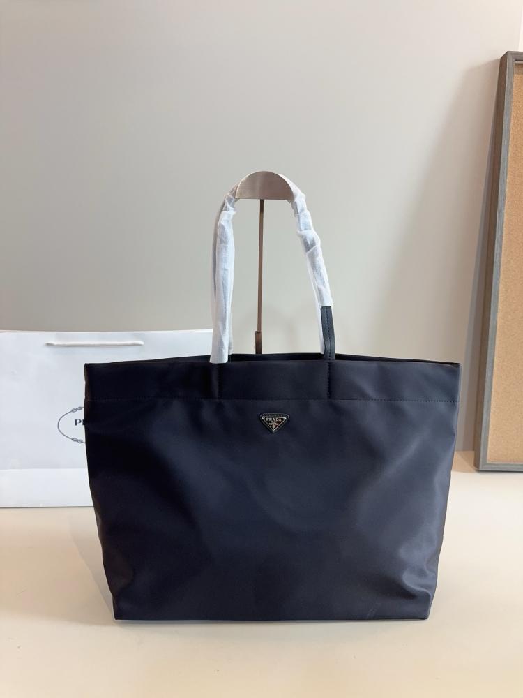 Prada tote bag (black)