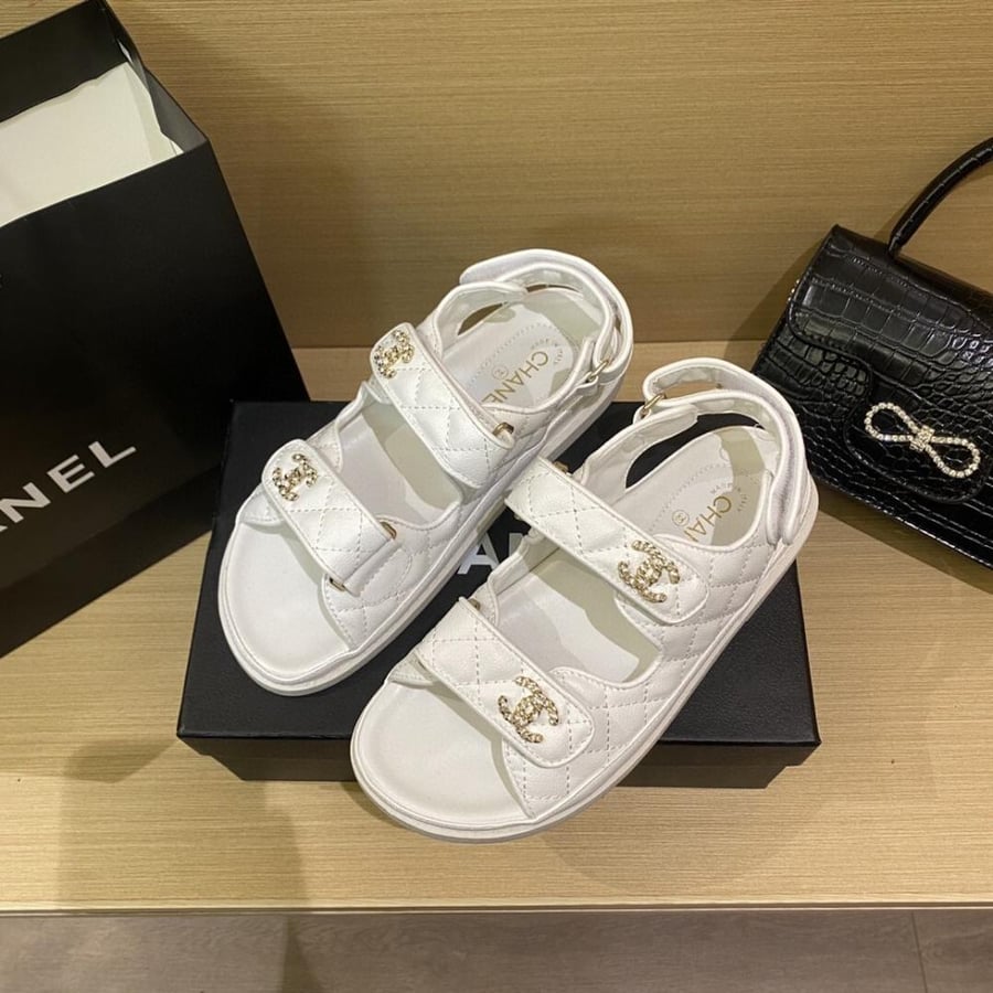 Chanel shoes شوز شانيل (ابيض)