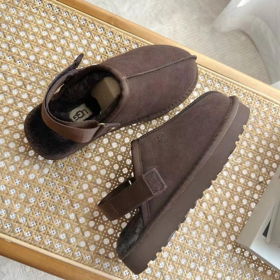 حذاء UGG