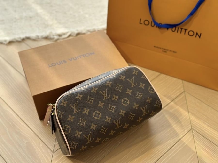 Bag (Beige) LV box bag