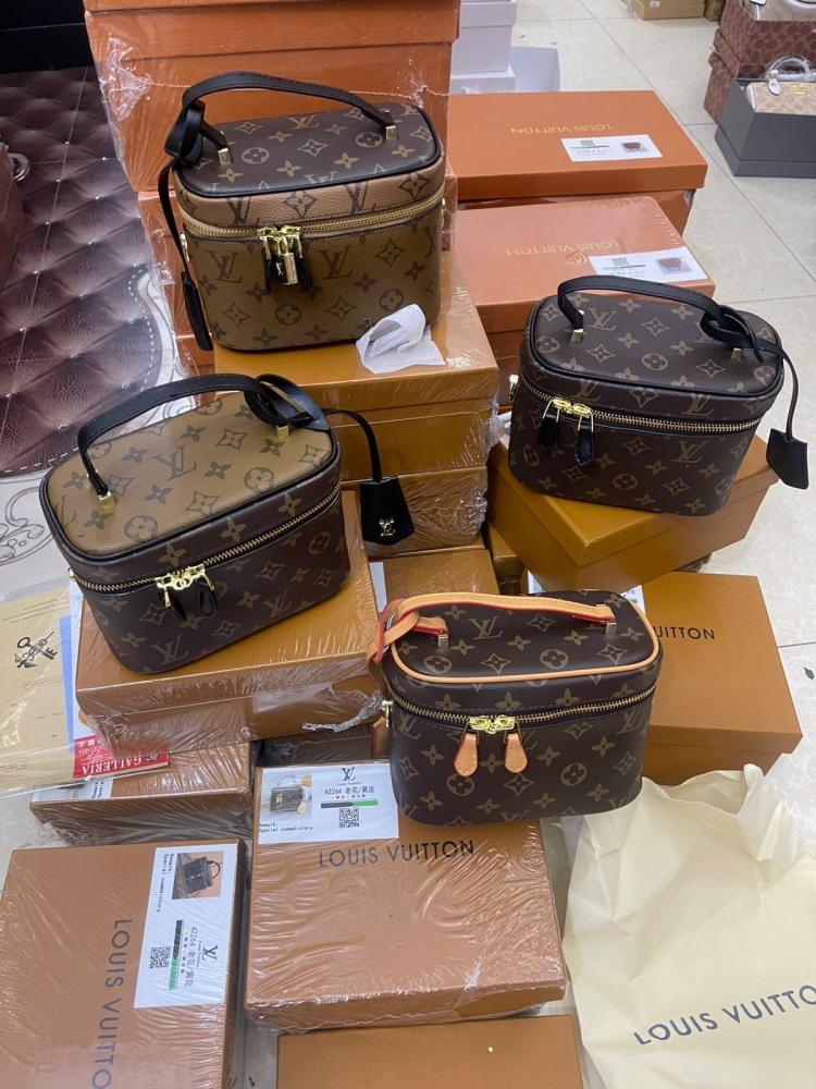 شنط LV