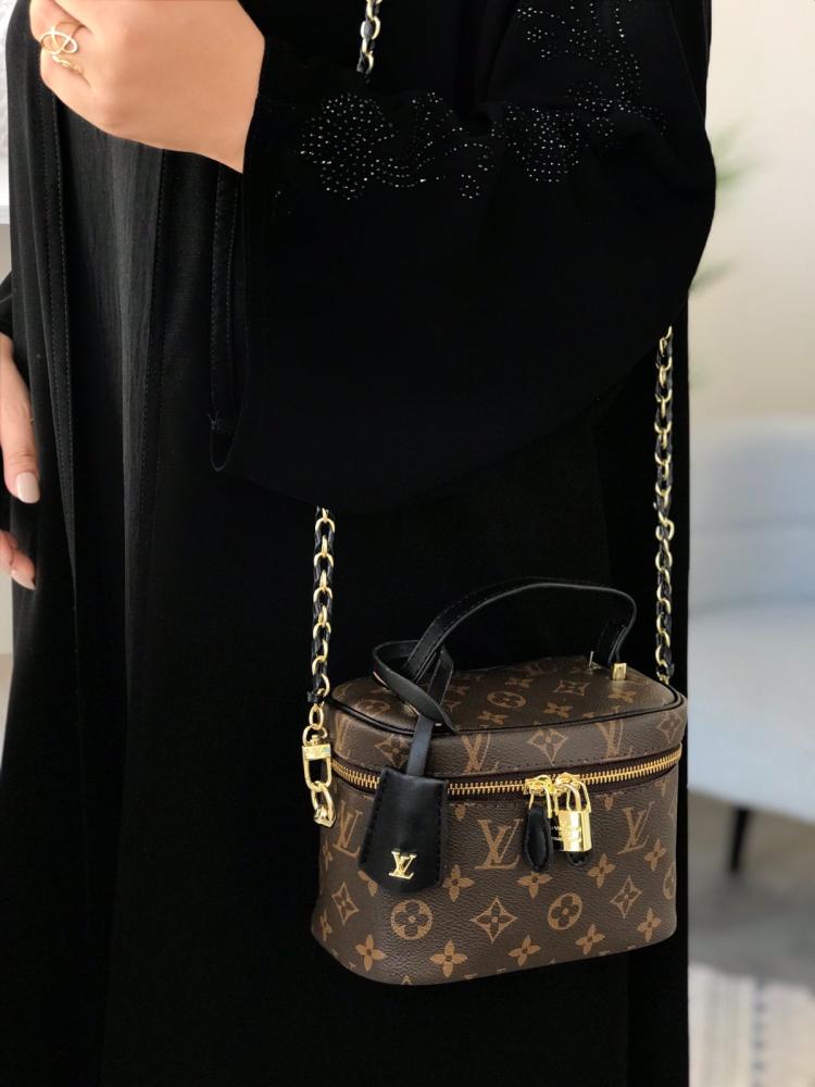 شنط LV
