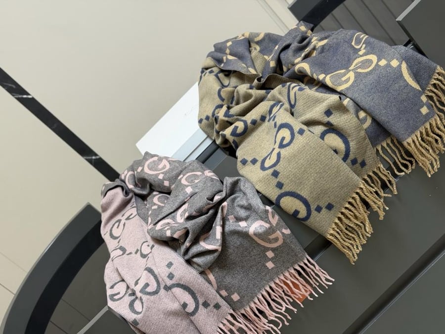 Gucci scarf (Pink)