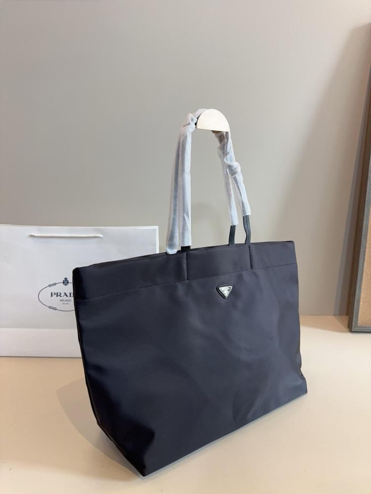 Prada tote bag (black)