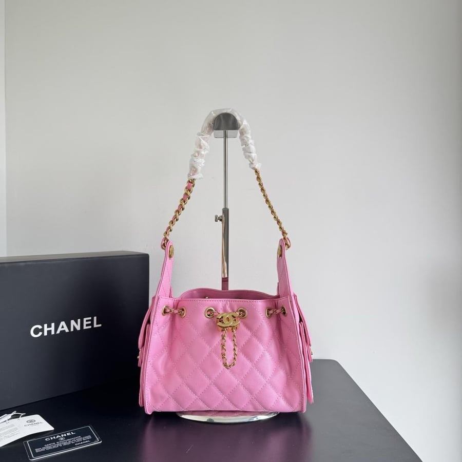 Chanel bag (pink)