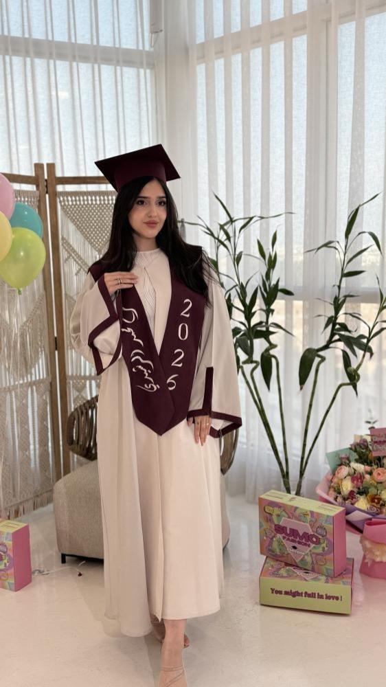 عبايه تخرج 2026
