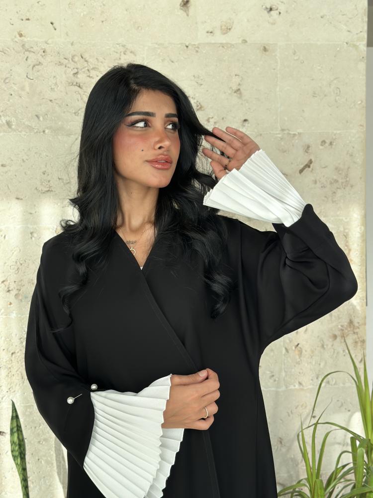 عباية سوداء واسعة