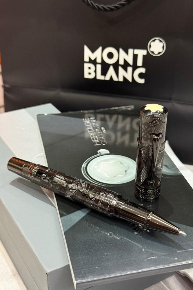 Queen Elizabeth pen from Mont Blanc