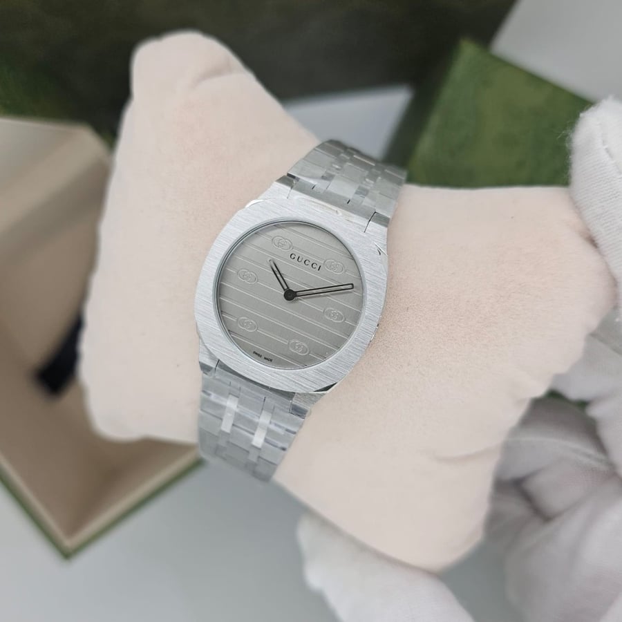 GUCCI 25H watch, size 30 women