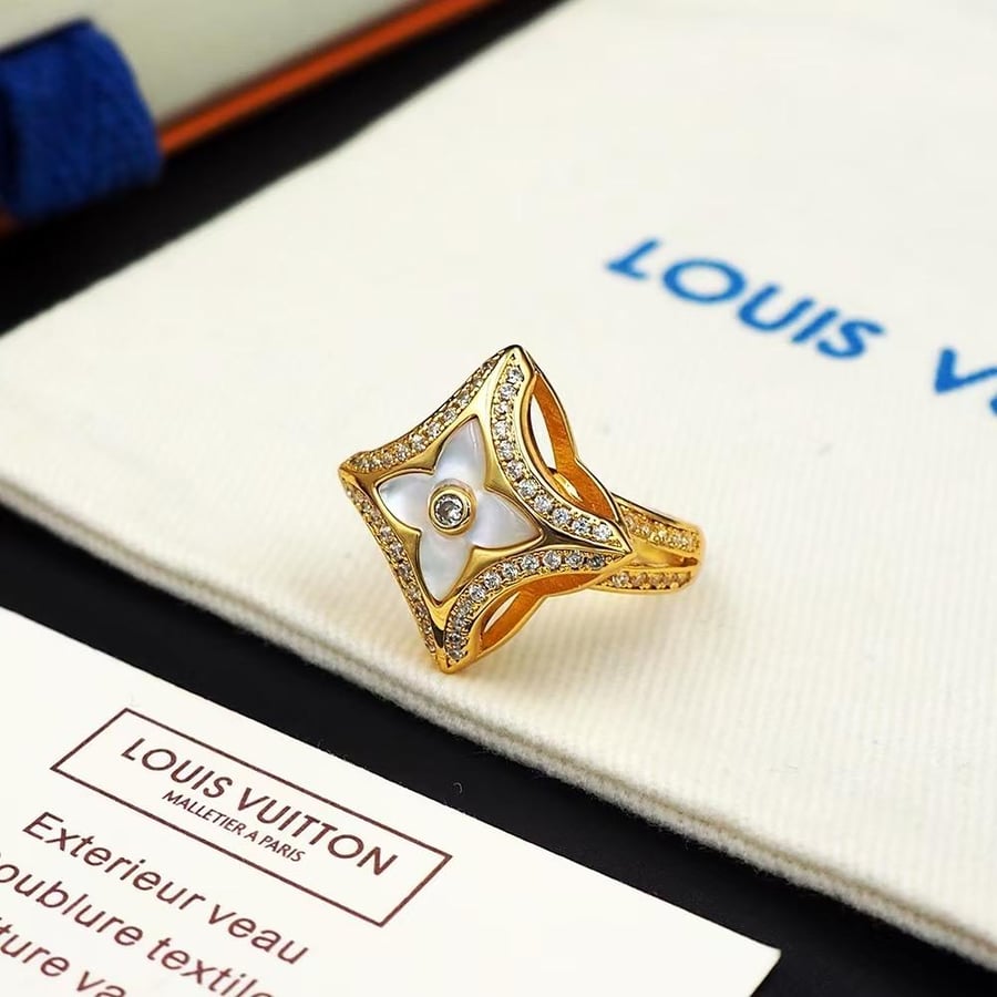 Louis Vuitton ring