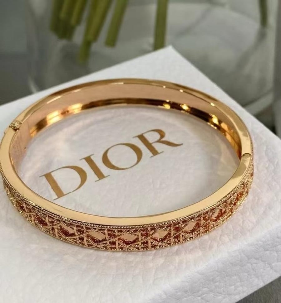 Bracelet of brand (DIOR)