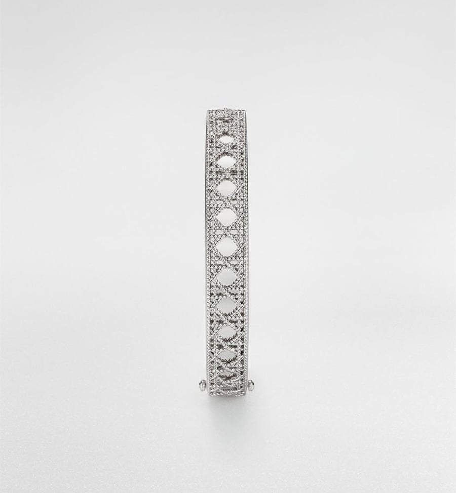 Bracelet of brand (DIOR)