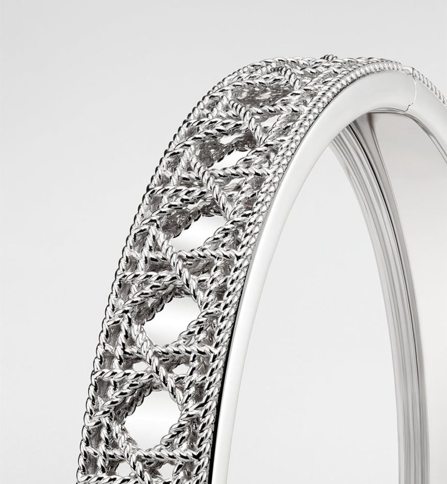 Bracelet of brand (DIOR)