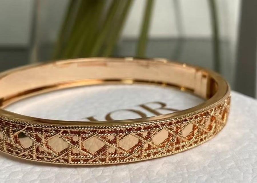 Bracelet of brand (DIOR)