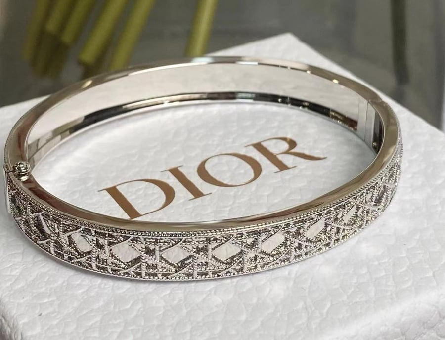 Bracelet of brand (DIOR)