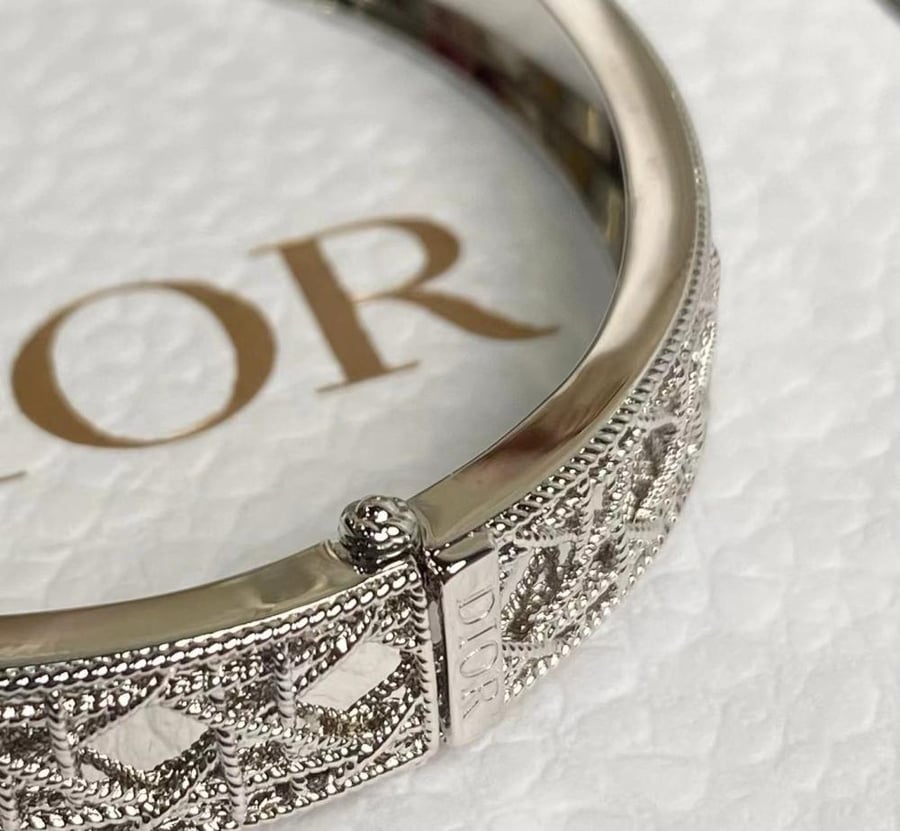 Bracelet of brand (DIOR)