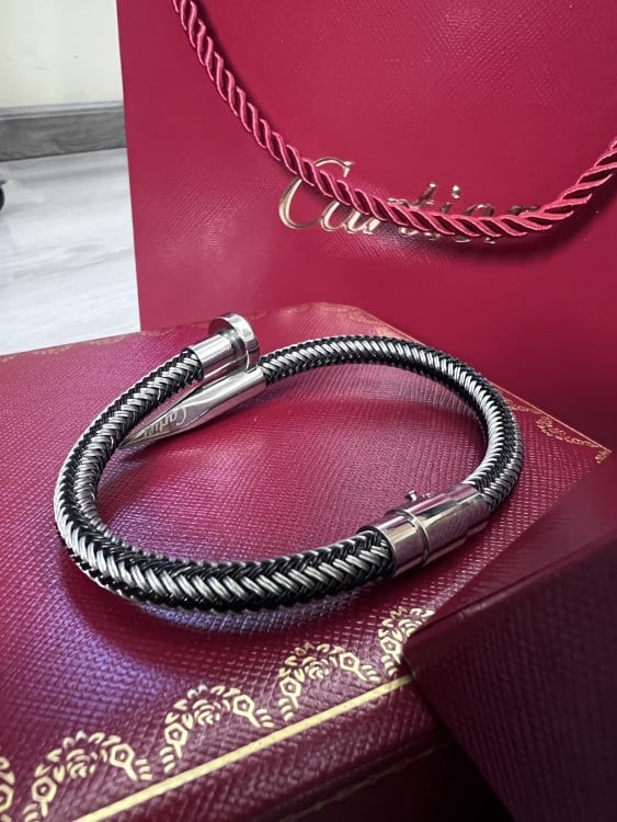 أساور ماركة كارتير