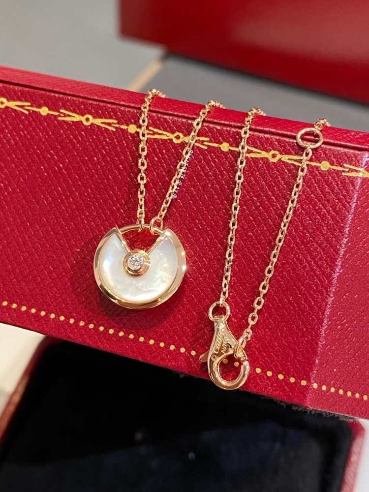 Cartier Master necklace