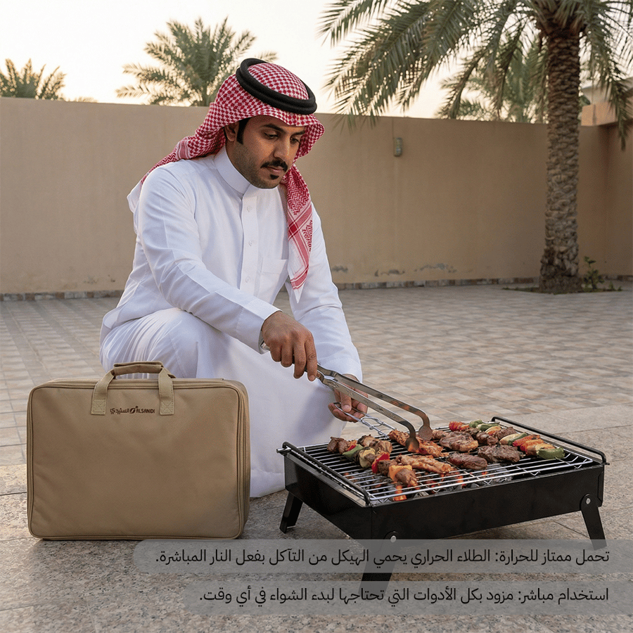رجل يرتدي الزي الخليجي يشوي اللحوم والخضار على منقل شوي مصف ط قابل
