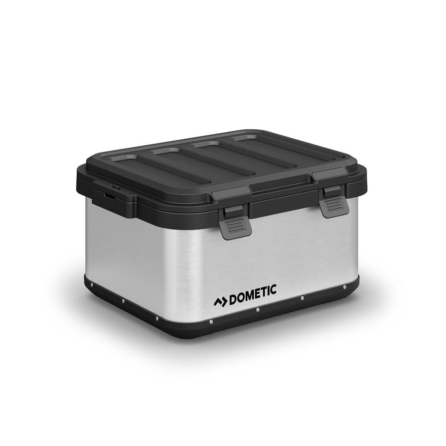 صندوق ثلج DOMETIC متين من الألمنيوم بلون فضي وأسود مع غطاء محكم يحافظ