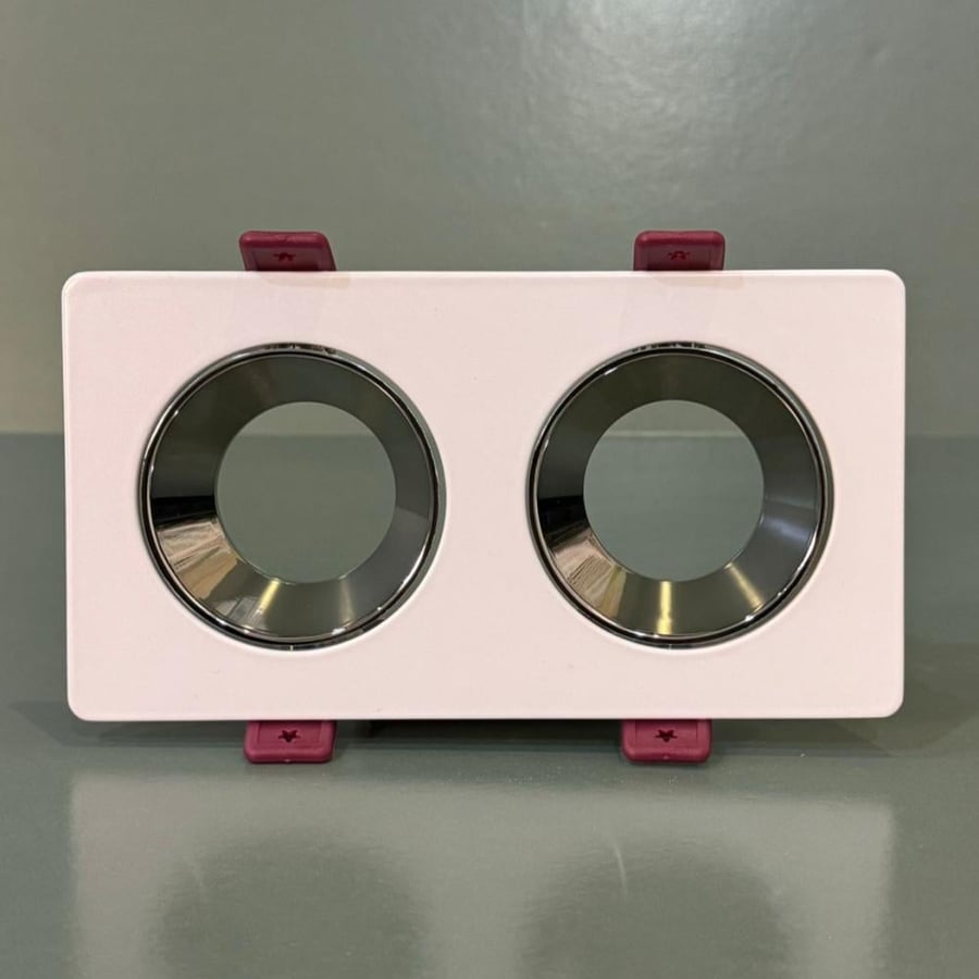 Moving spotlight frame
