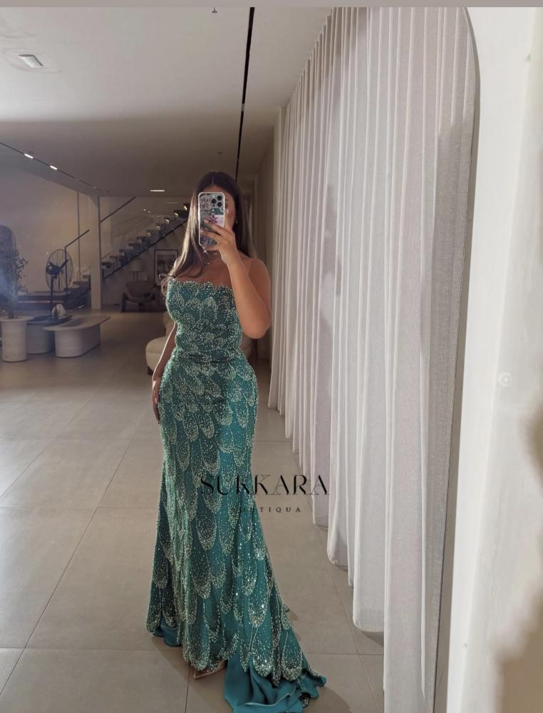 Tulle dress with elegant embroidery