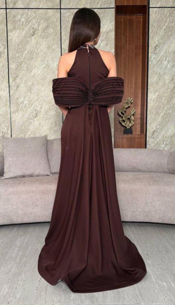 Evening dress with an elegant design