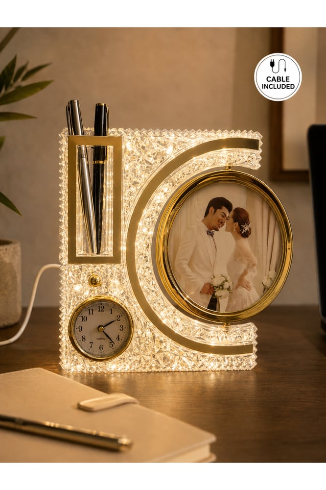 إطار صور أكريليك دوّار بإضاءة وساعة وحامل أقلام 24 × 22 سم