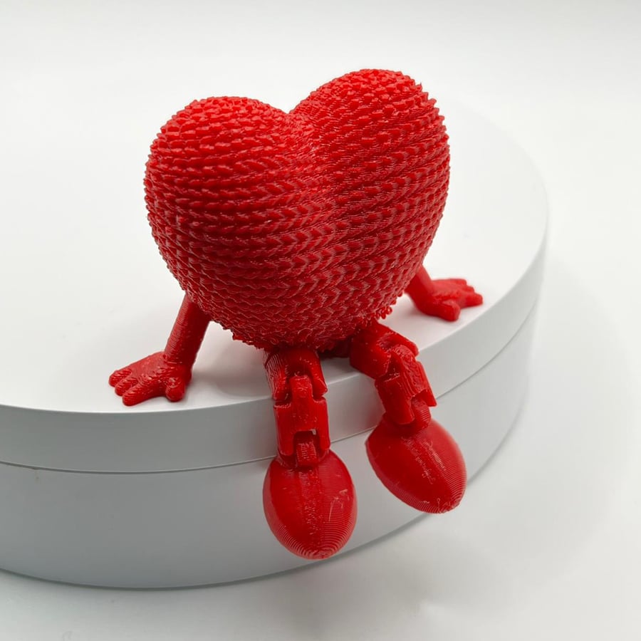 The sculpture of "the sitting heart"