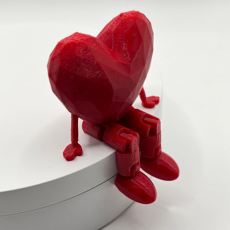 The sculpture of "the sitting heart"