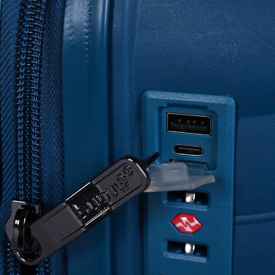 طقم حقائب سفر4قطع  ضد الكسر من الـ PPالبولي بروبلين.بتصميم هندسي عصري وحامل أكواب ومنفذ USB – كحلي غامق