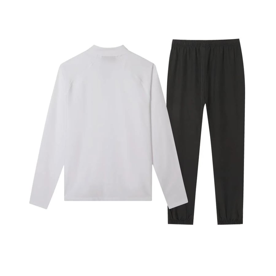 Sports suit