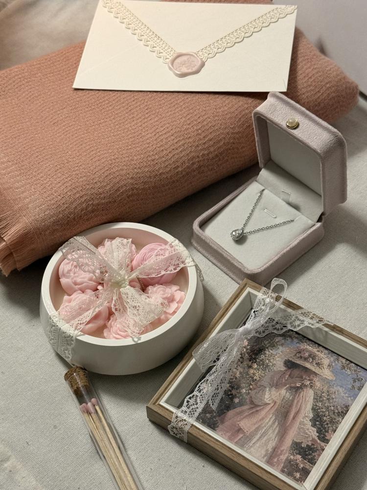 Rose Warmth Box