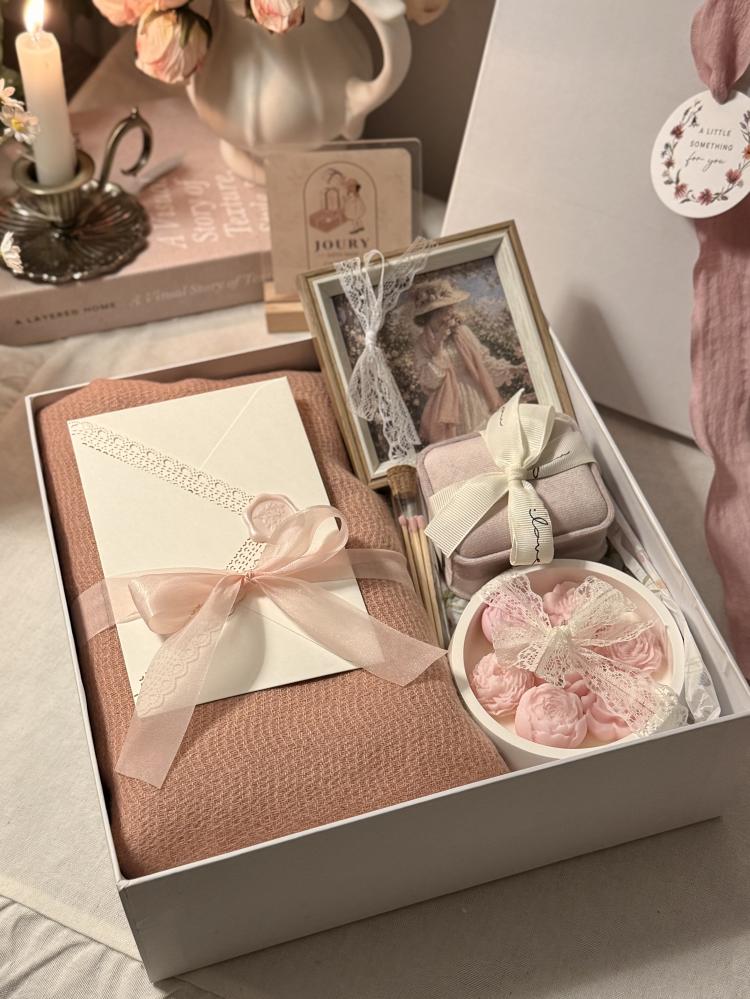 Rose Warmth Box