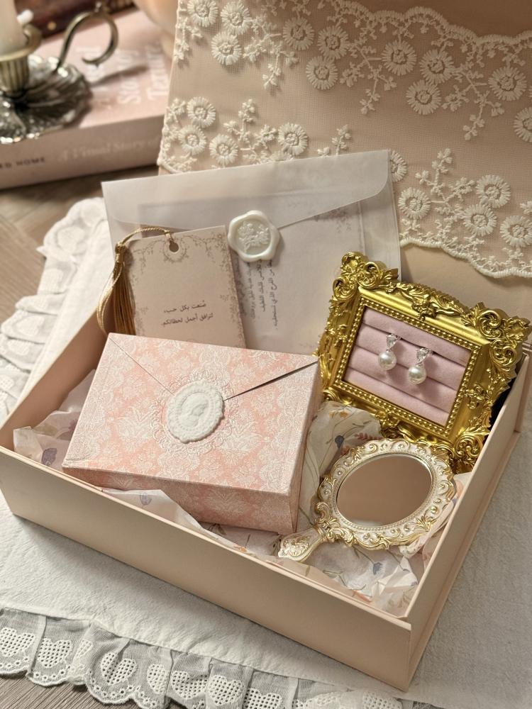 Victoria Box