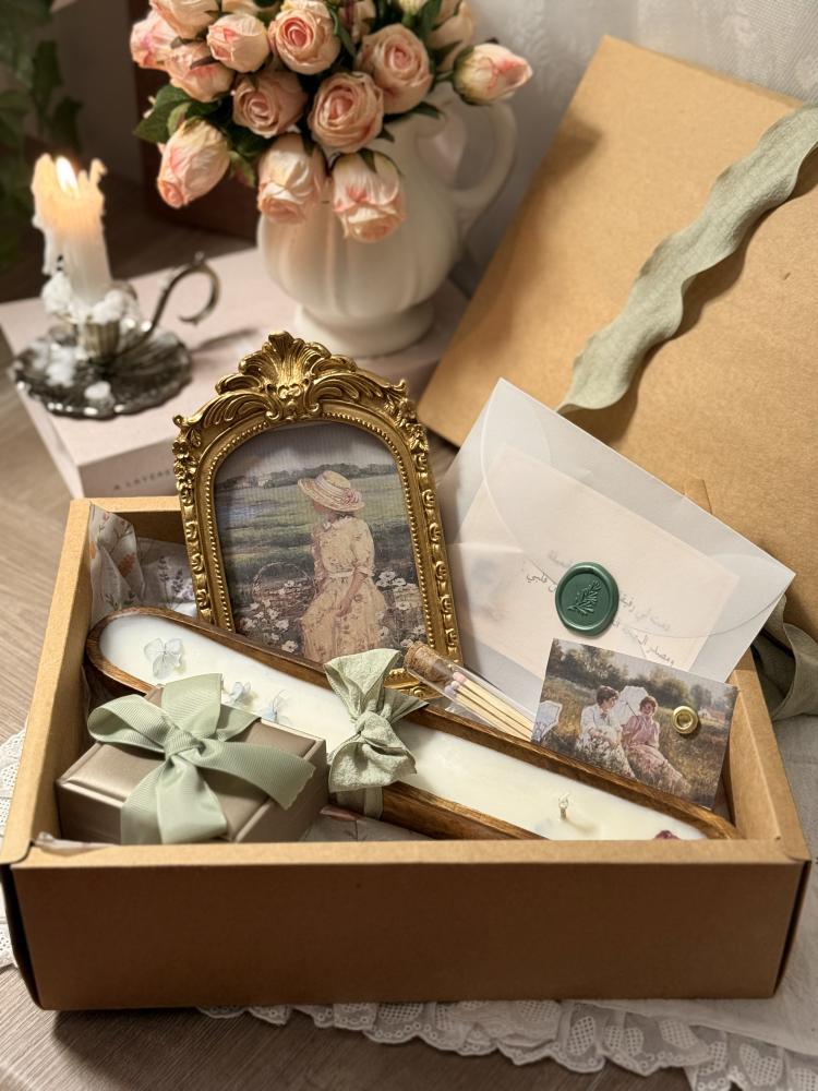 Rose Picnic Box