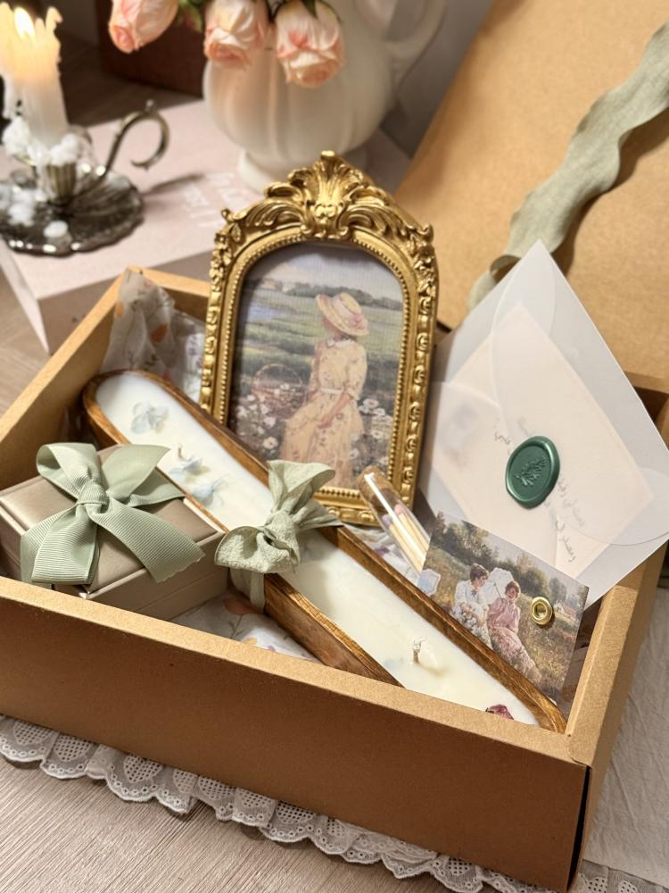 Rose Picnic Box