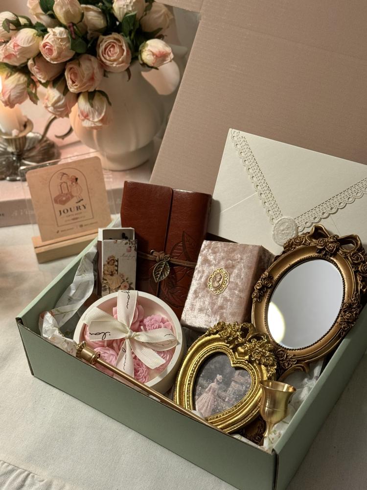 The Victorian Memories Box