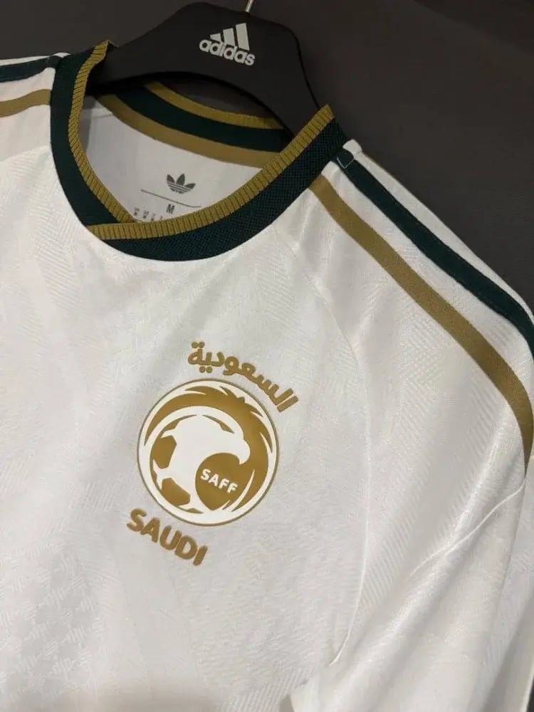 تيشيرت السعودية نسخة كأس العالم 2026