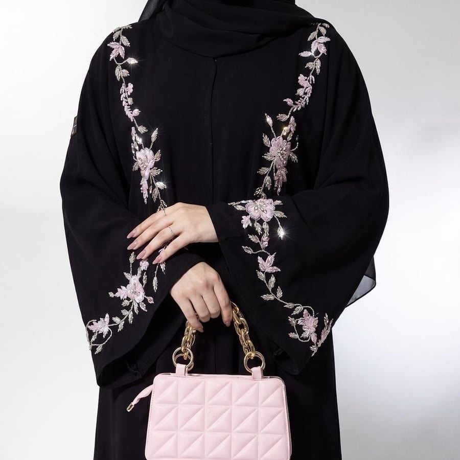 عباية لوراء