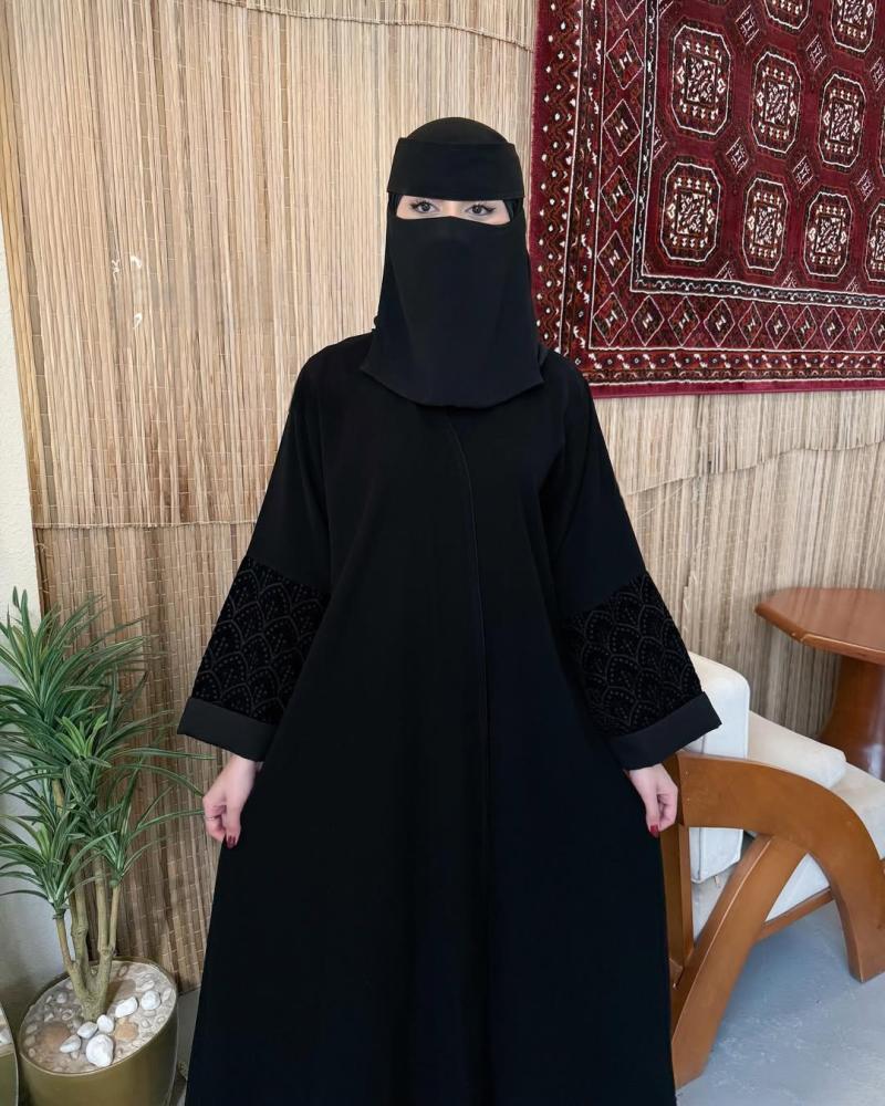 عباية مزن مخمل شتوي