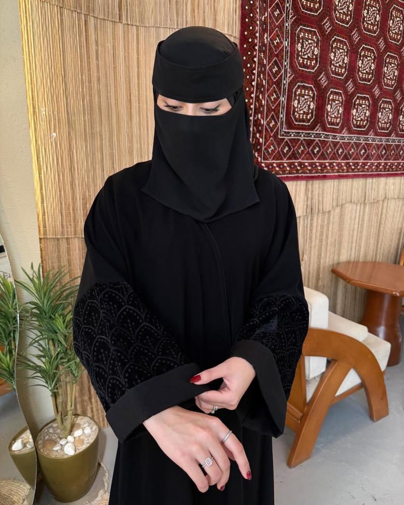 عباية مزن مخمل شتوي
