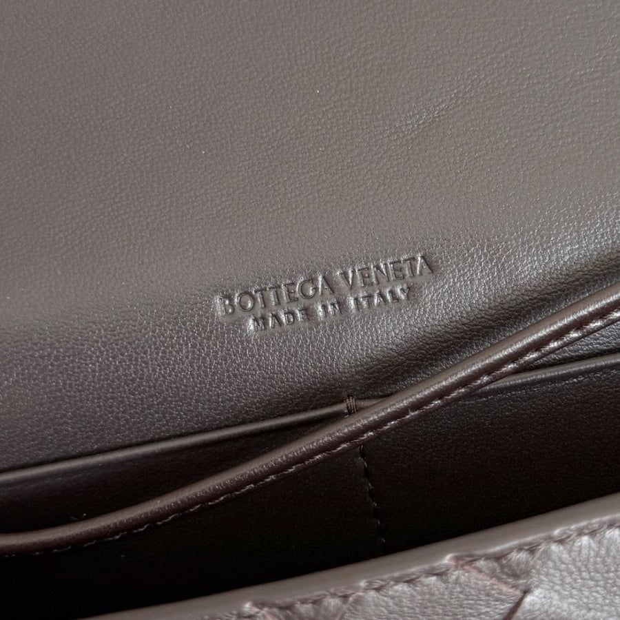 Andiamo Pouch on Strap