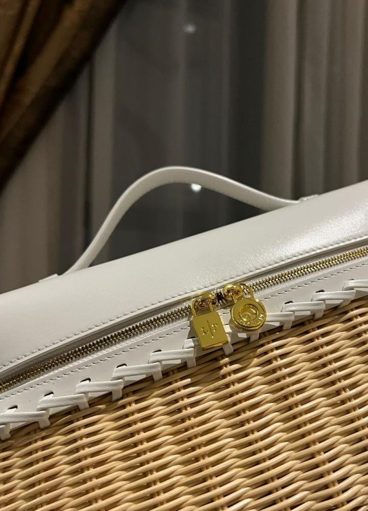 Extra Pocket L27 wicker