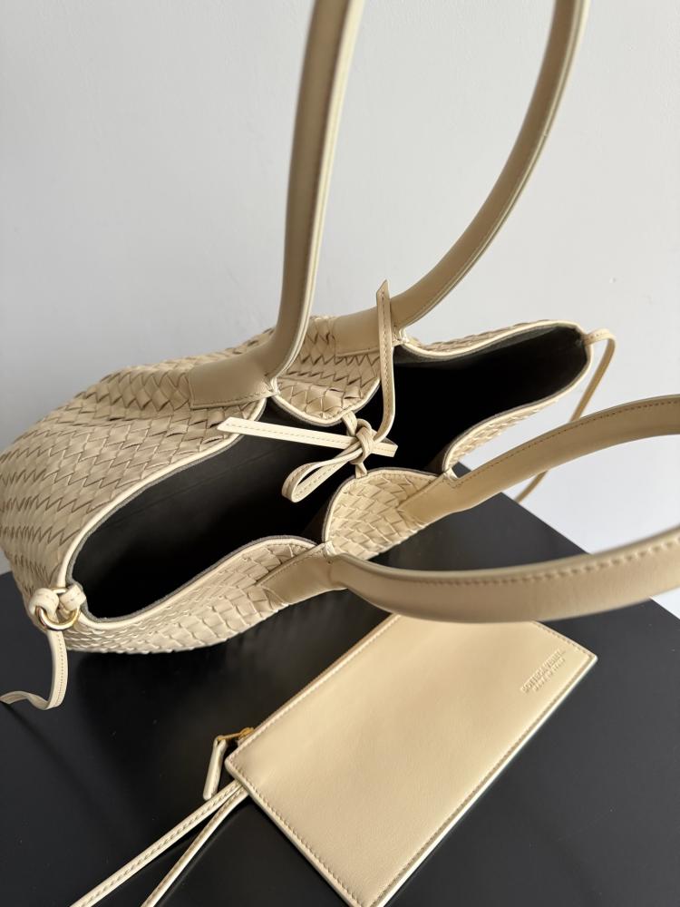 medium Pinacoteca tote bag
